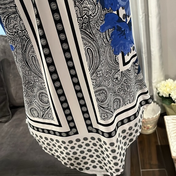 INC International Concepts Blue, White & Black Summer Top. Handkerchief hem. Sm - Picture 4 of 15